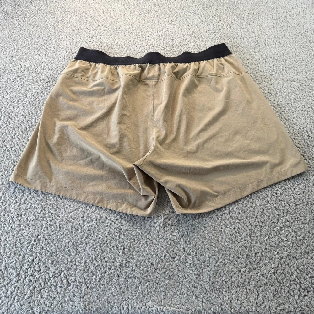 Rhone Mako Athletic Training Shorts Mens XL Tan Khaki 5.5 Inch Inseam 101719